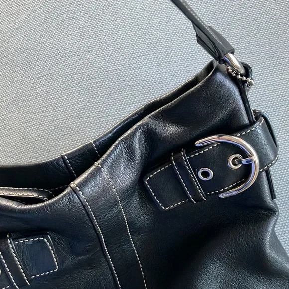 Coach black leather sm/med shoulder bag Serial no G05D-1453 - Picture 4 of 17